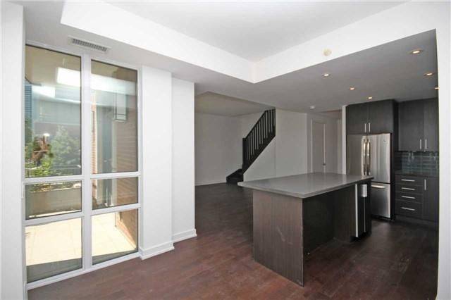 Toronto W06, ON M8V 0C2,2212 Lake Shore BLVD W #TH01