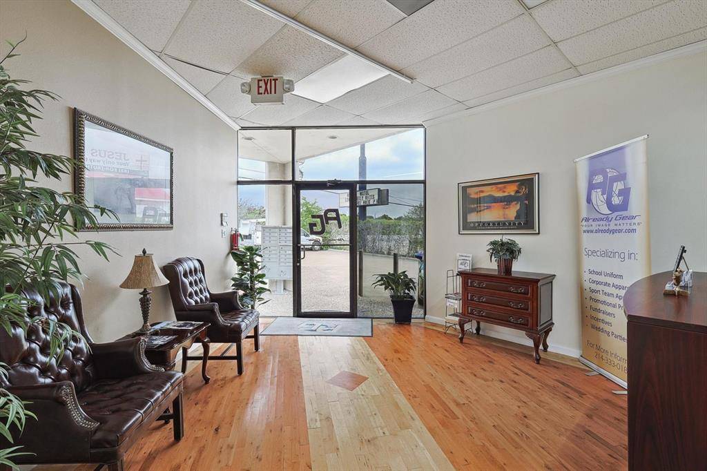 6960 Marvin D Love Freeway #8, Dallas, TX 75237