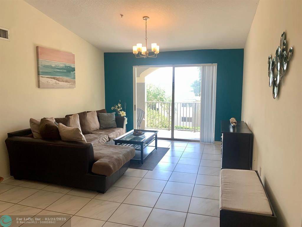 Miami, FL 33155,6831 SW 44th St #312