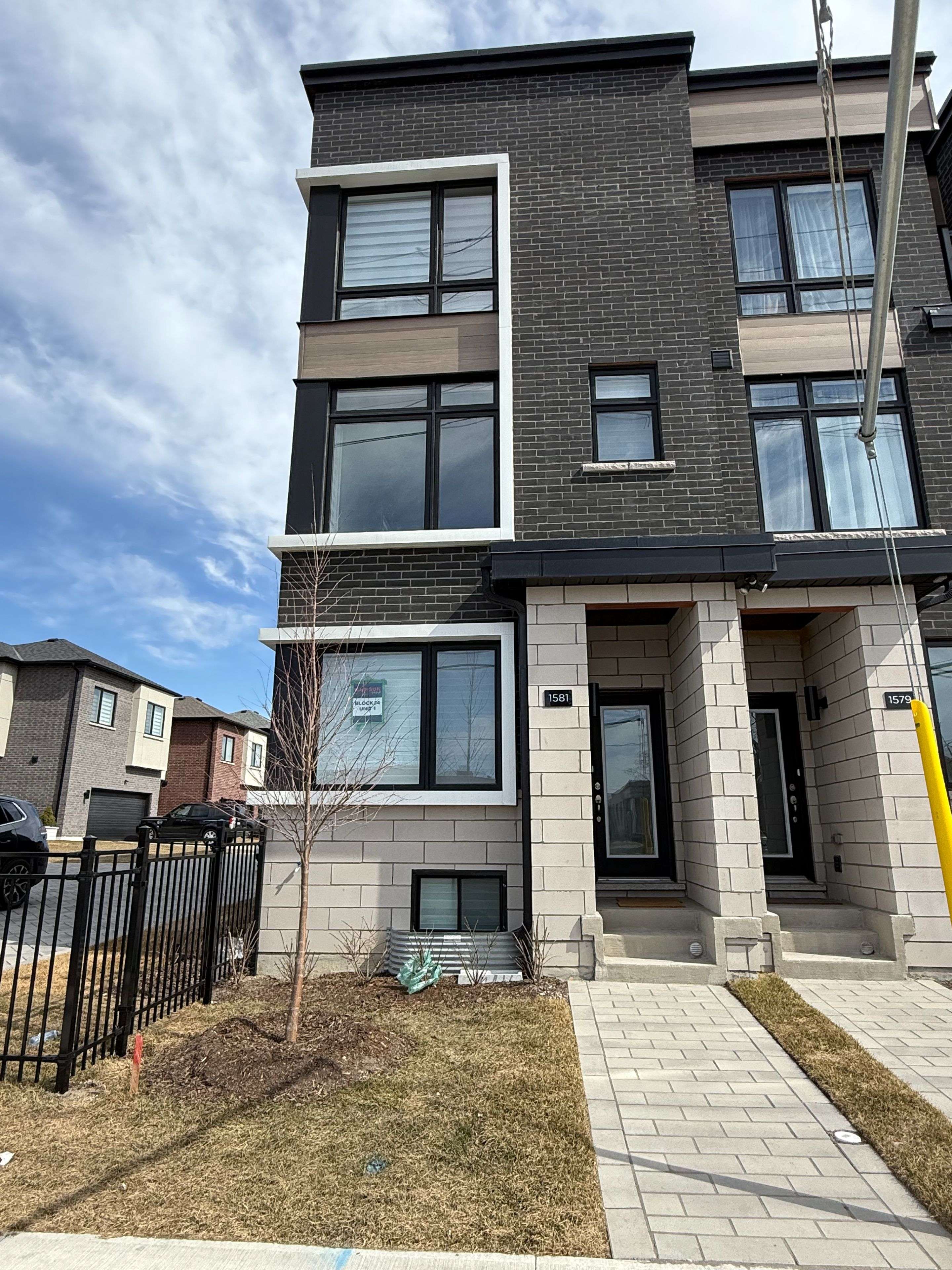 Toronto E09, ON M1P 3J7,1581 Midland AVE