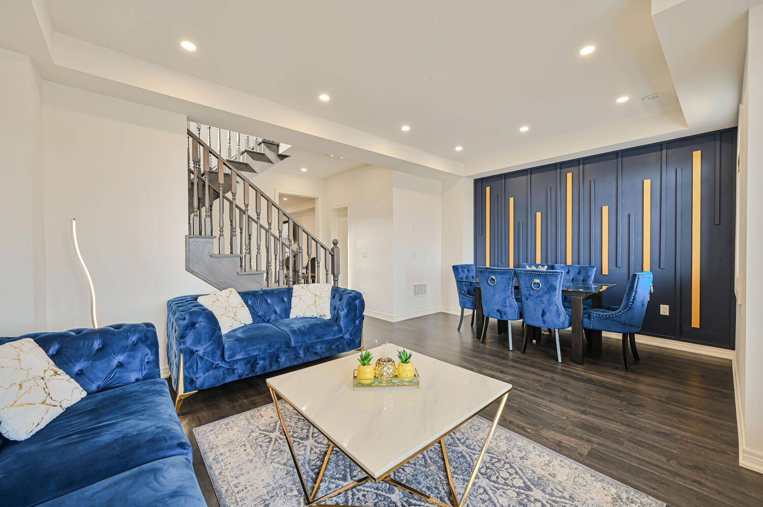 469 Dundas ST E, Oakville, ON L6H 3P4