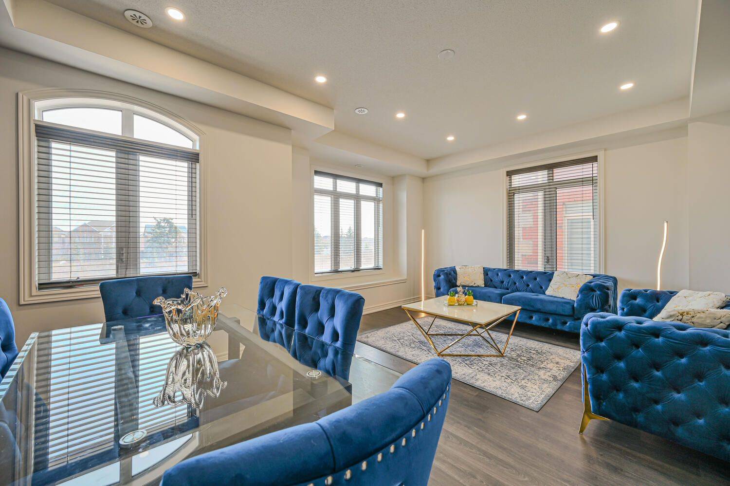 469 Dundas ST E, Oakville, ON L6H 3P4