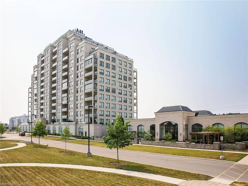 London North, ON N6G 0P6,260 Villagewalk BLVD S #302