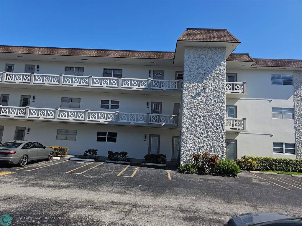 Lauderdale Lakes, FL 33313,5171 W Oakland Park Blvd  #203