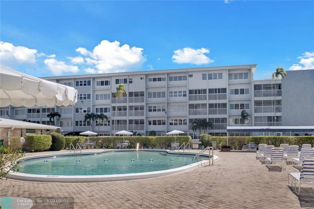 Hallandale Beach, FL 33009,330 SE 2nd St  #F104
