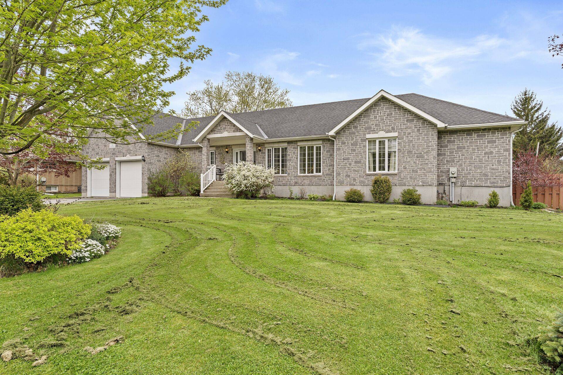 Kingston, ON K7L 5H6,19 Dalgleish AVE