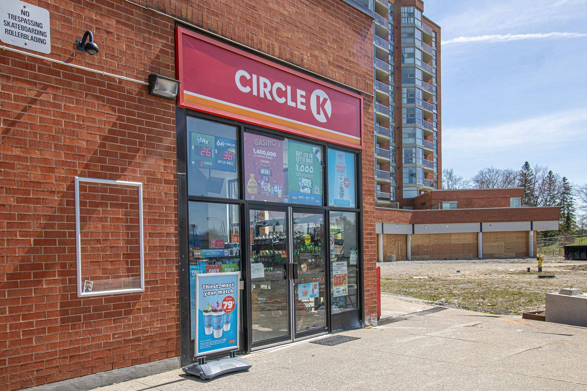 Toronto E11, ON M1B 3H1,30 Dean Park RD #11