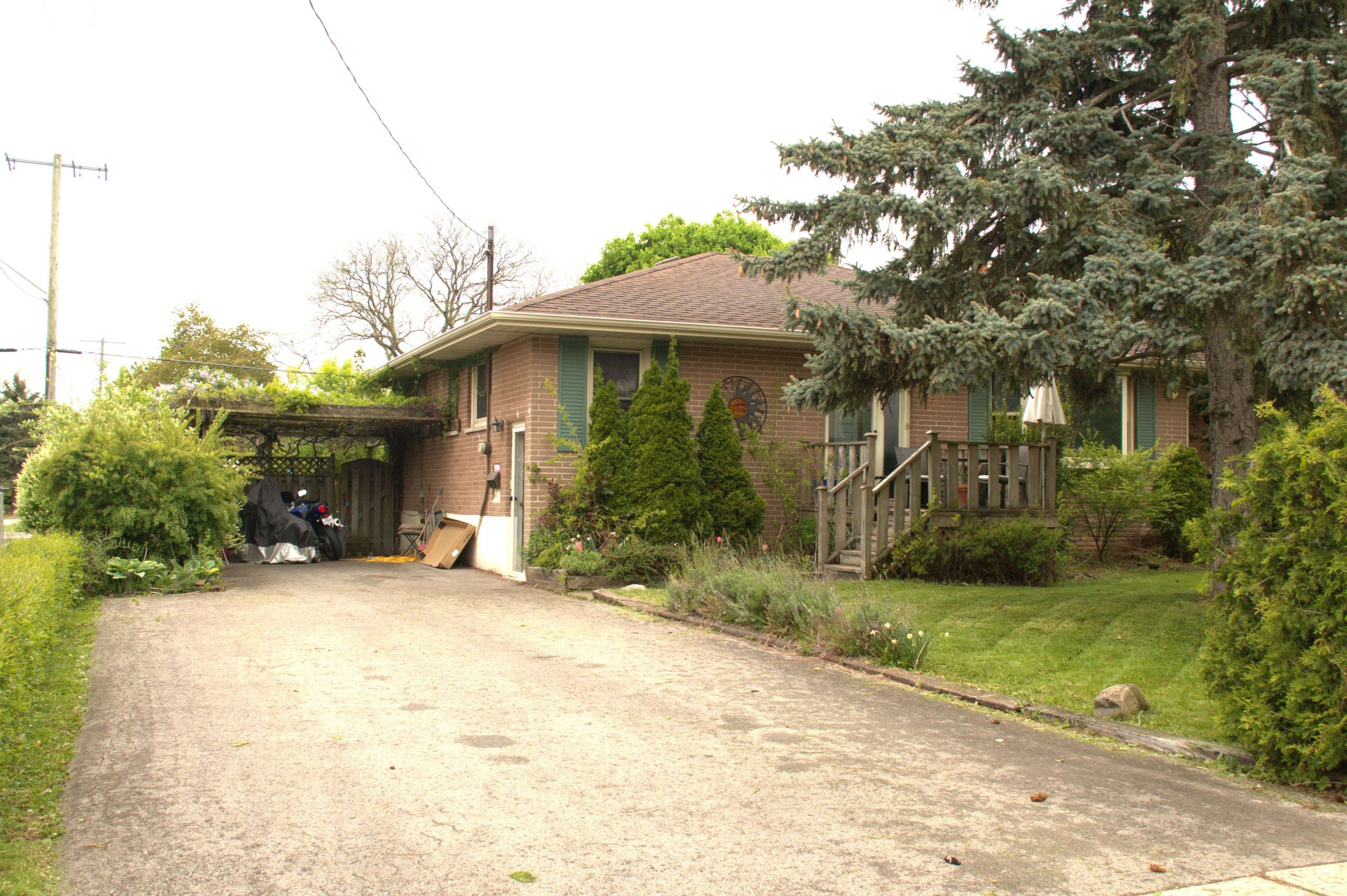 Oakville, ON L6L 4A5,398 Third Line
