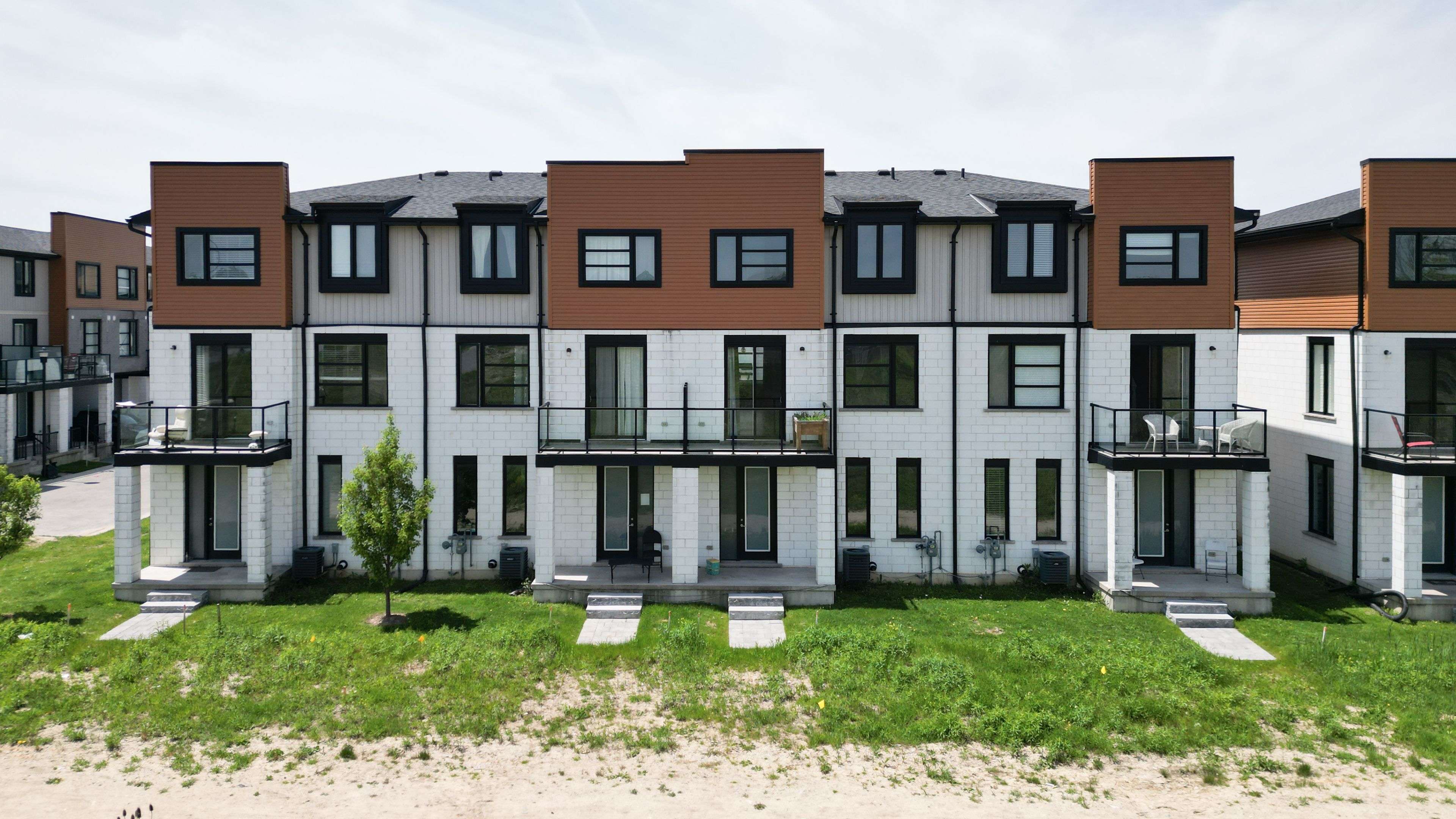 London North, ON N6H 0J7,886 West Village SQ