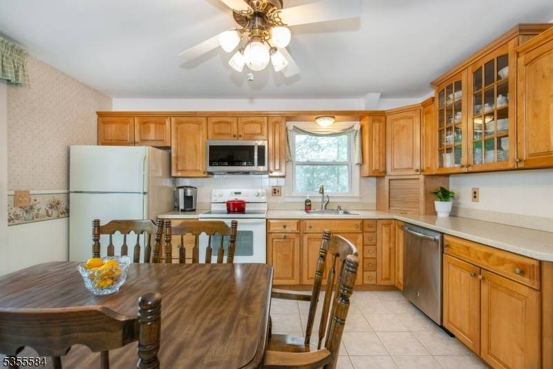Vernon Twp., NJ 07460,19 W Lakeview Rd