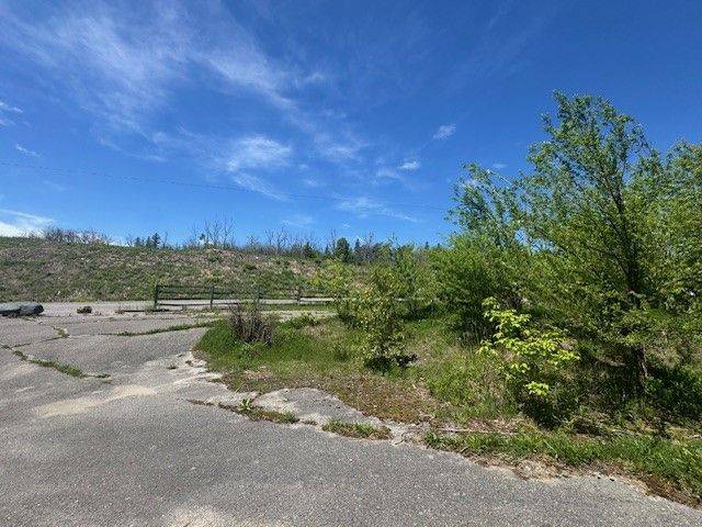 Peterborough East, ON K9H 0E9,2414 Ashburnham DR