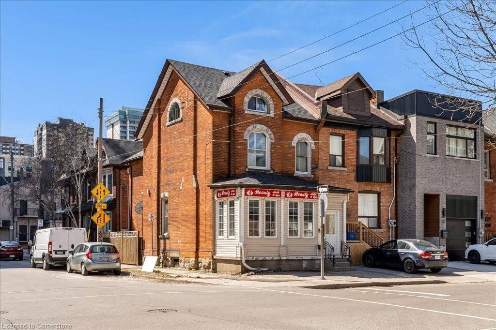 Hamilton, ON L8R 1N7,123 Market ST