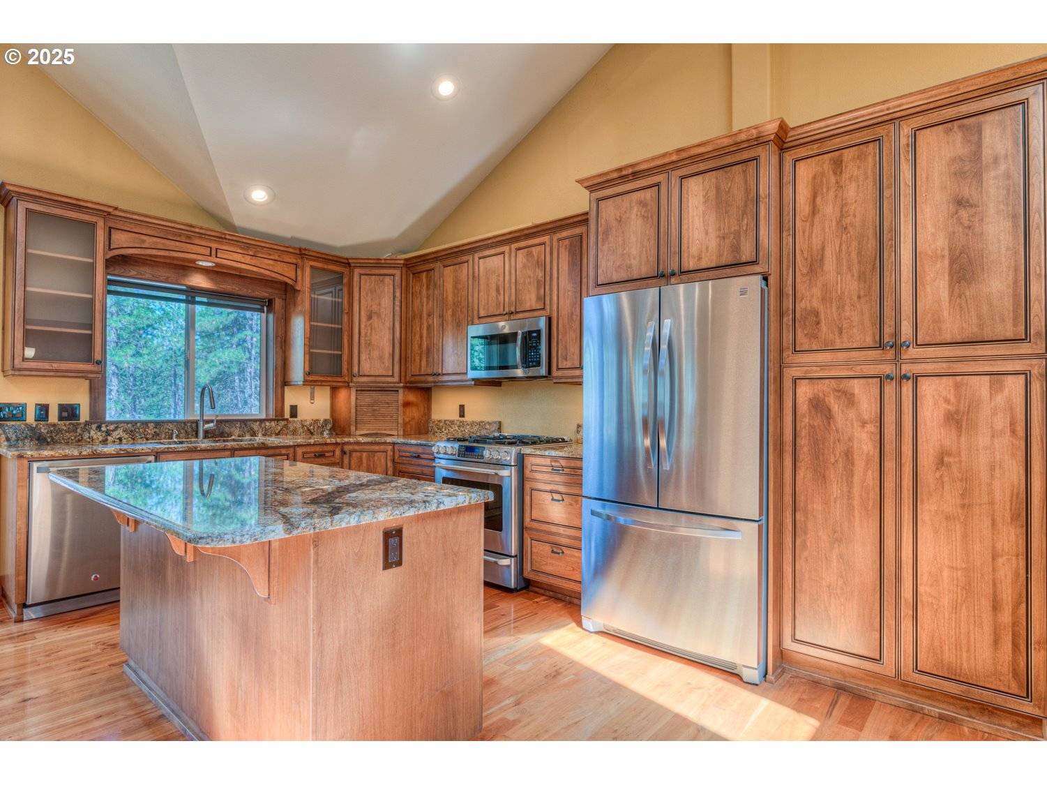 Bend, OR 97702,18642 River Woods DR SW