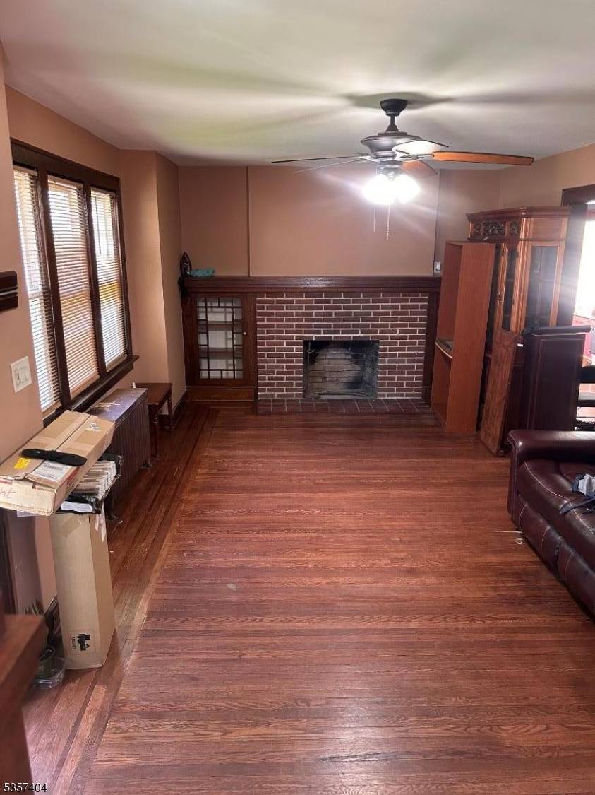 Rahway City, NJ 07065,830 Hamilton St