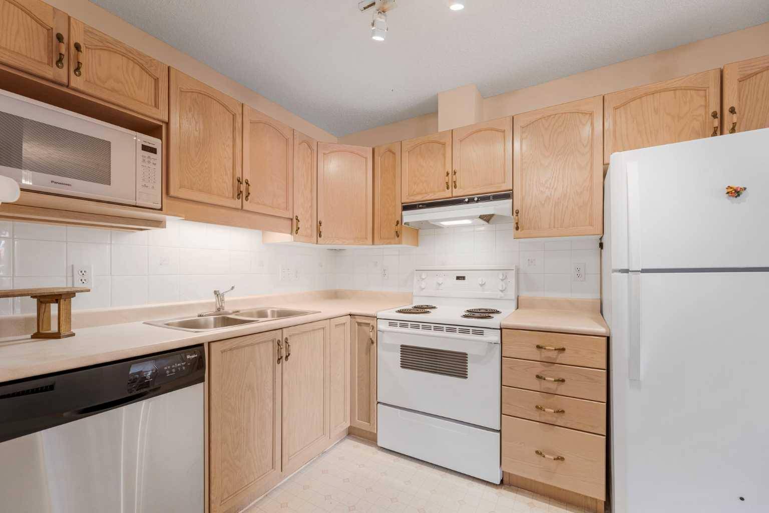 Calgary, AB T3G 4C9,2206 Hawksbrow PT NW