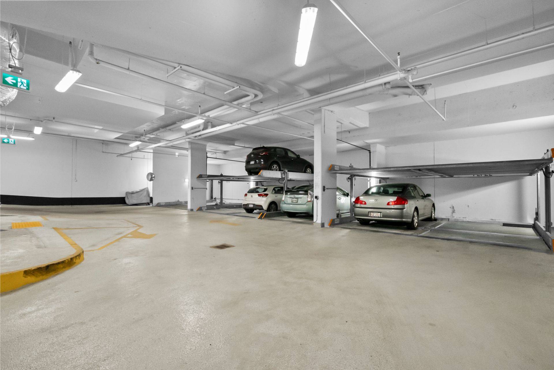 Toronto C03, ON M6C 0B1,109 Vaughan RD #803