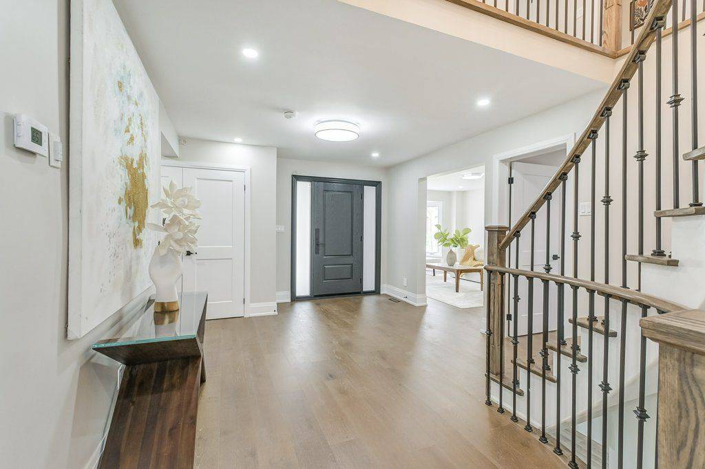 Oakville, ON L6M 2N6,1308 Fieldcrest LN S