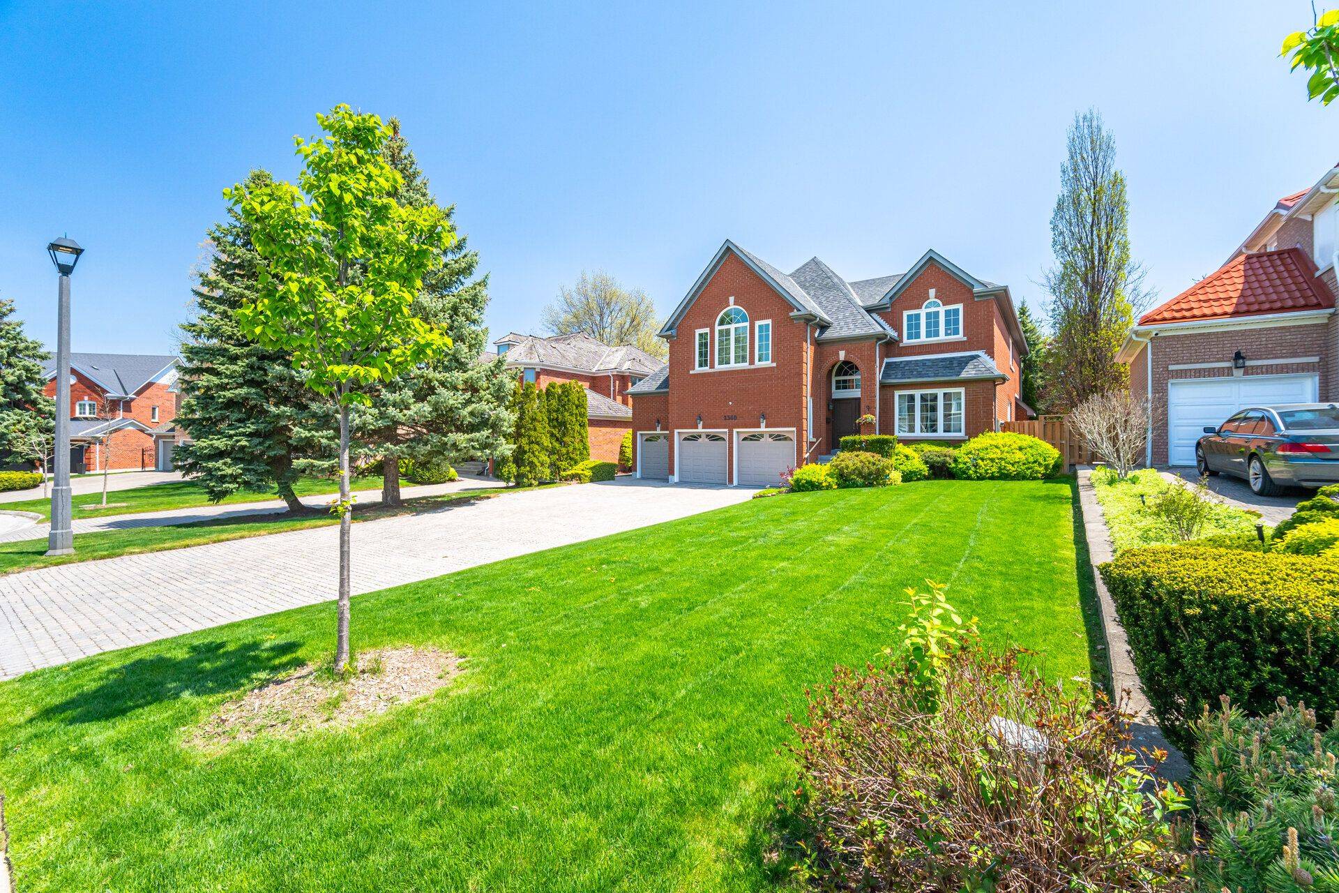 Mississauga, ON L5M 5B3,2360 Silverwood DR