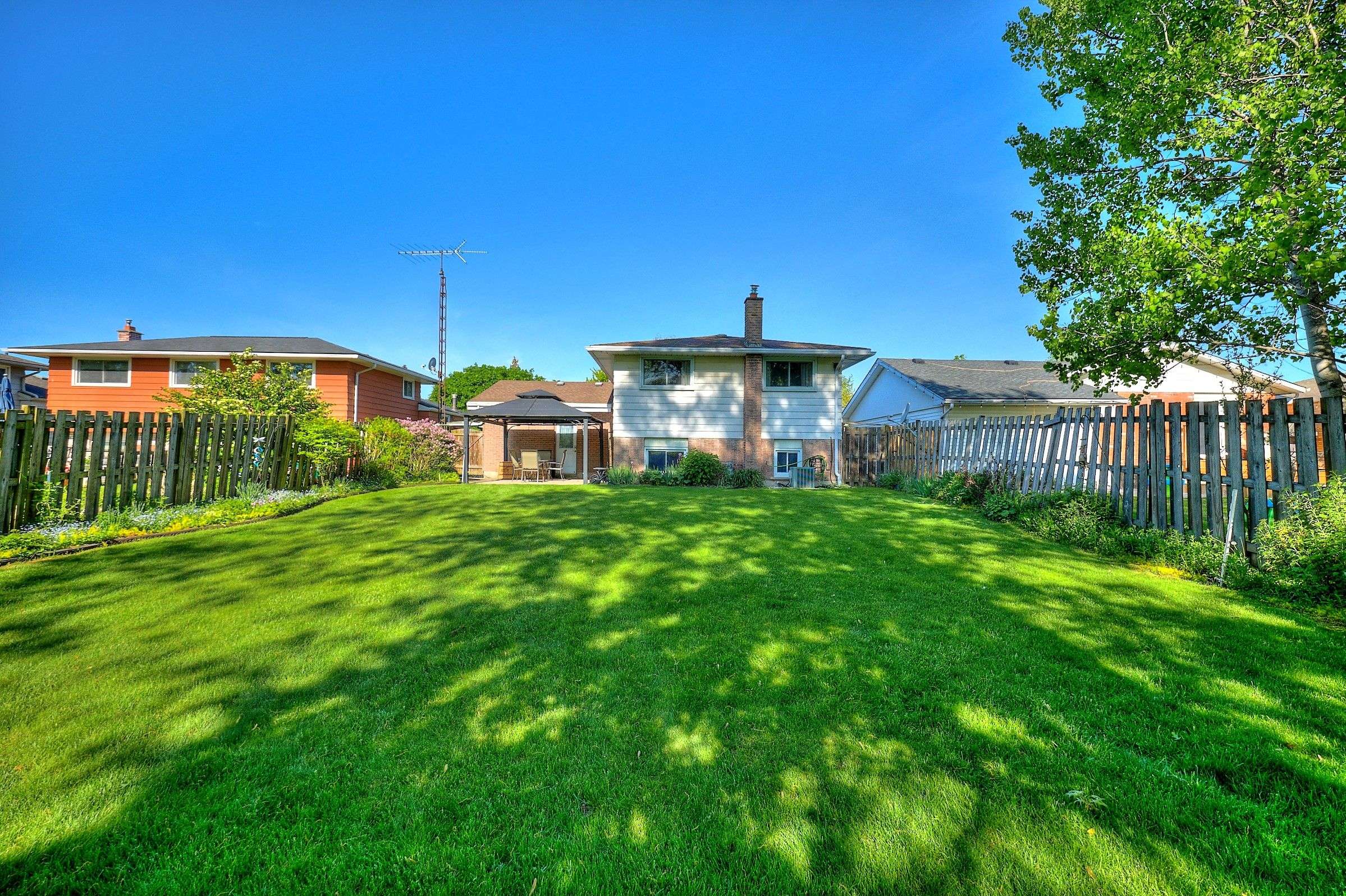 Welland, ON L3C 5V9,88 Royal Oak DR