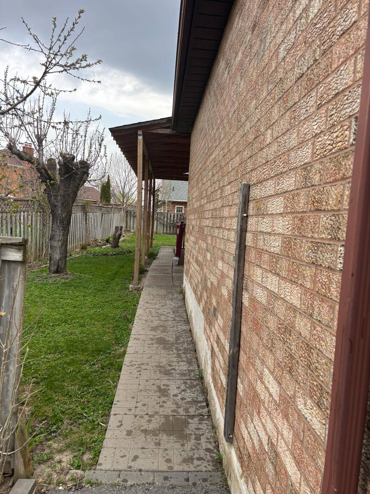 Vaughan, ON L6A 1M5,166 Knightswood AVE #basement