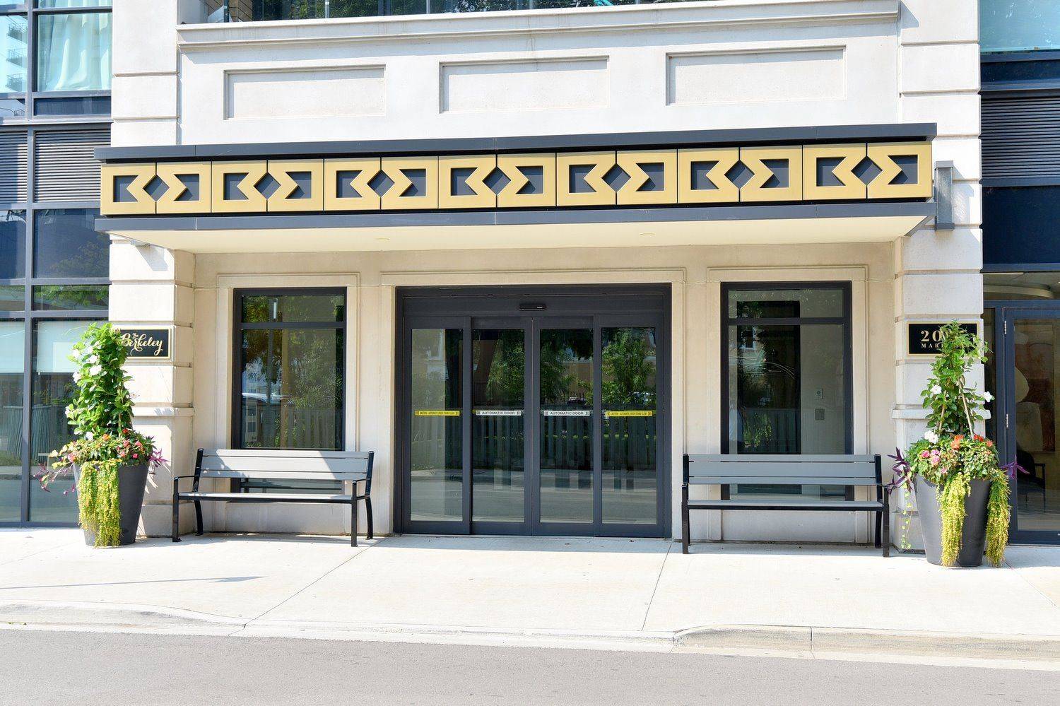 Burlington, ON L7R 0E9,2025 Maria ST #1006