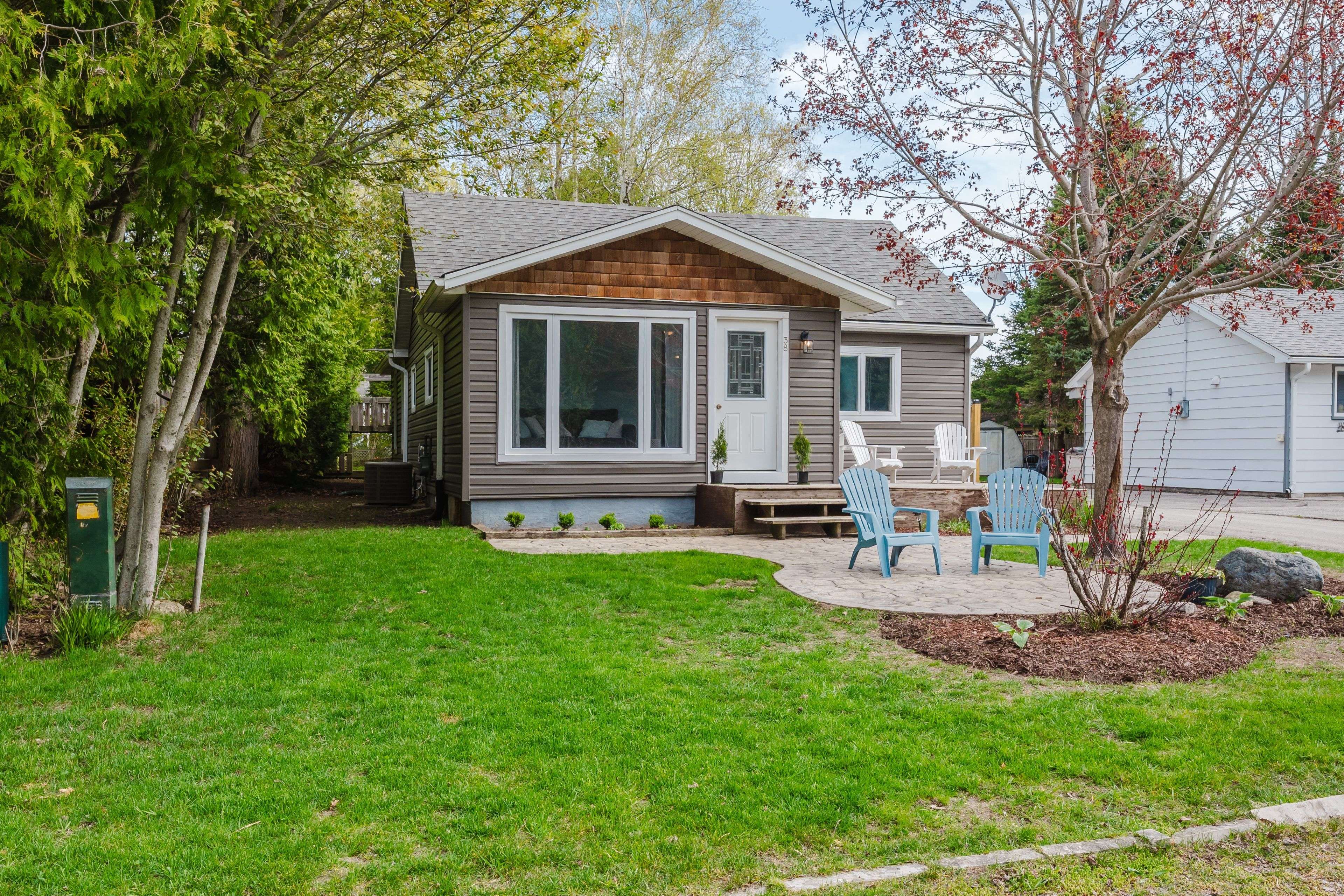 Saugeen Shores, ON N0H 2L0,38 Oak ST