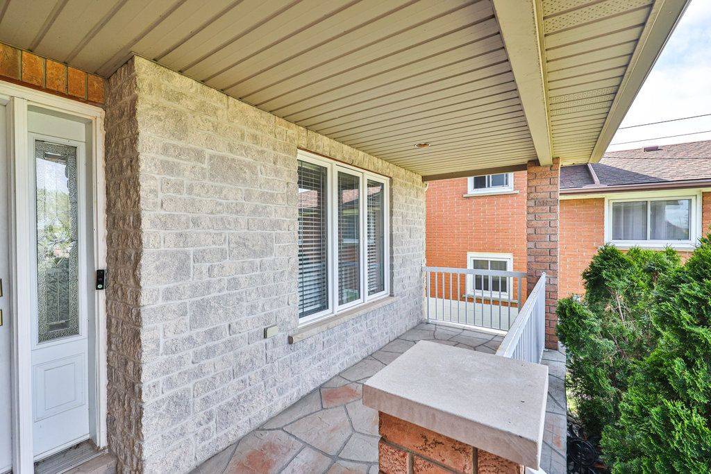Hamilton, ON L8E 2G9,248 1/2 Millen RD