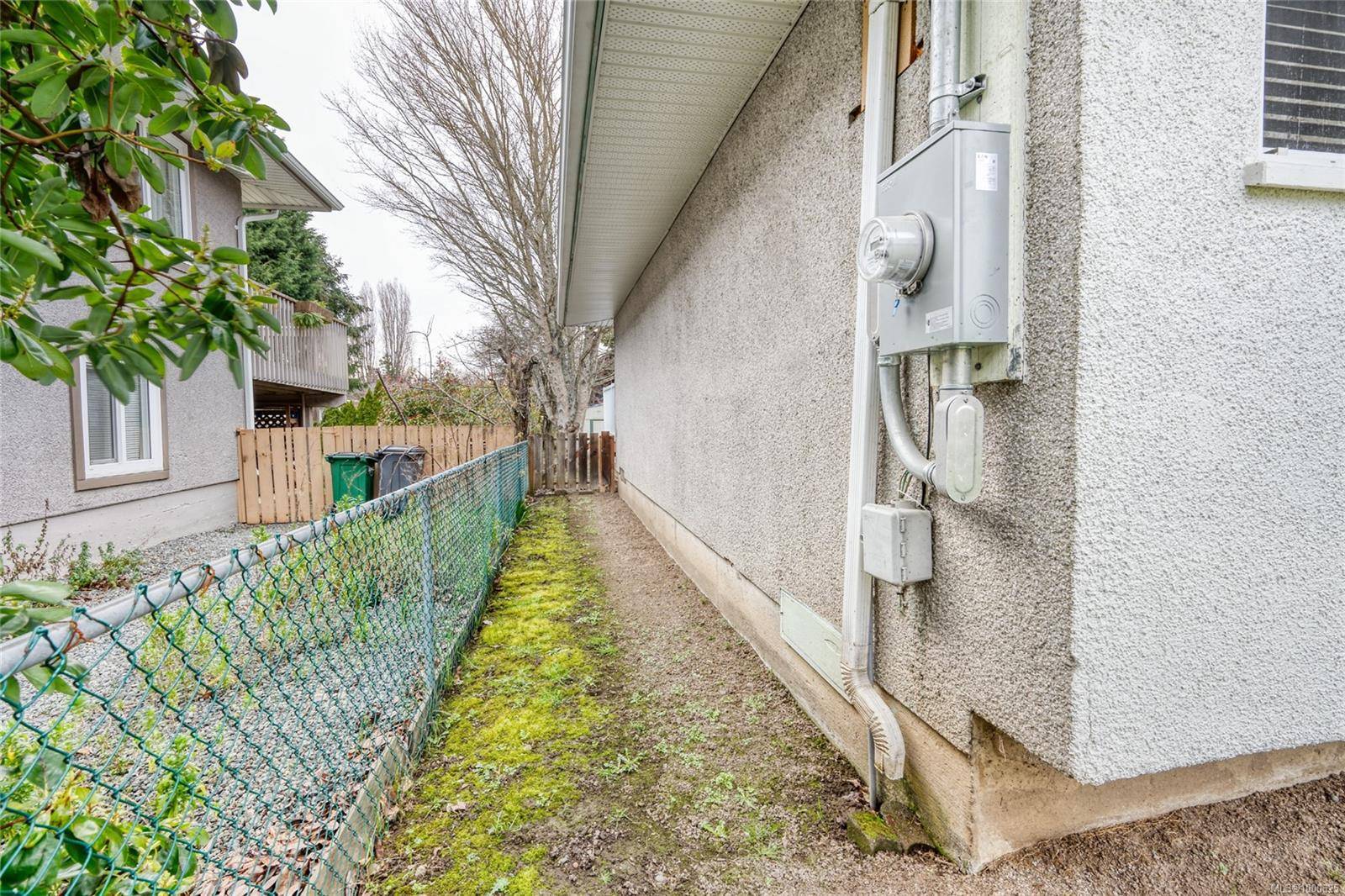 Saanich, BC V9B 0W3,3054 Donald St