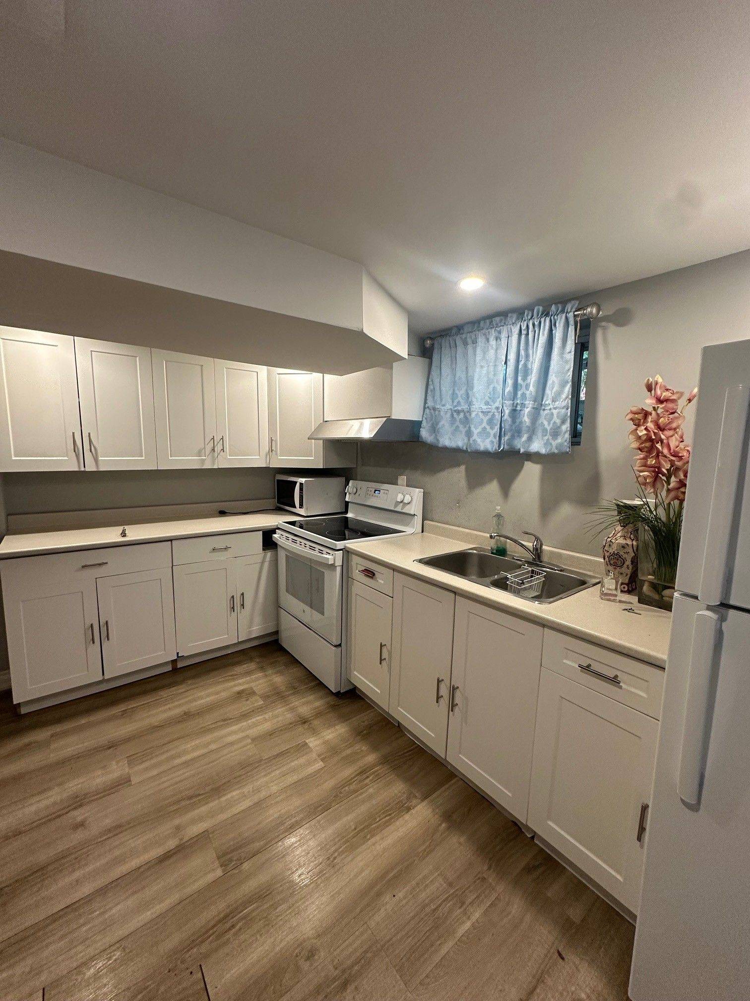 Toronto C06, ON M3H 3W1,106 Codsell AVE