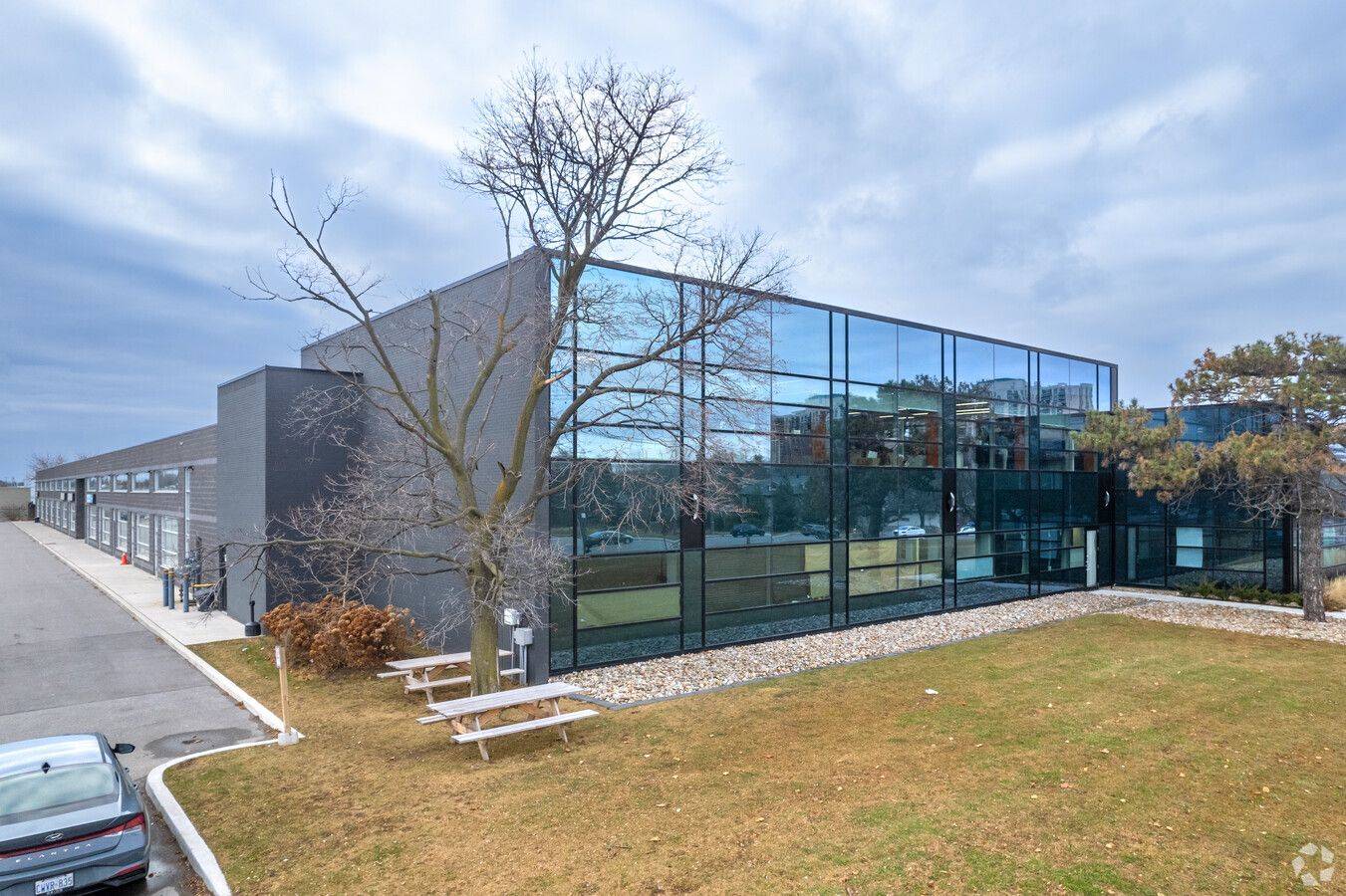 Toronto E04, ON M1P 2H1,1550 Birchmount RD #120