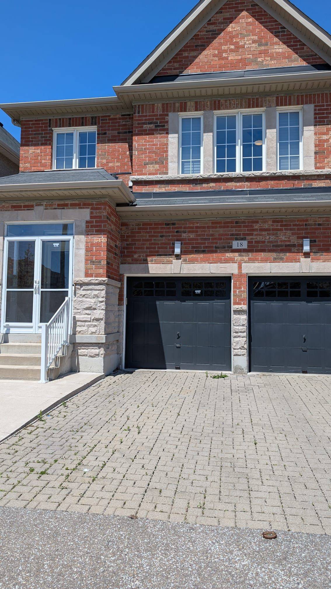 Toronto W10, ON M9W 0E1,18 Harpreet CIR