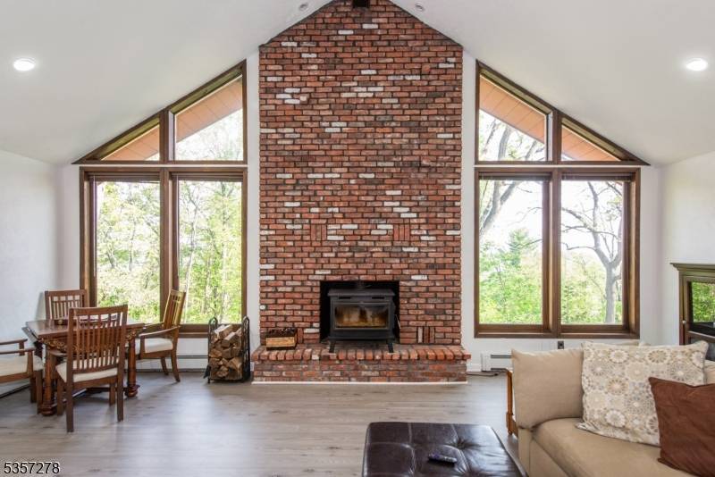 Chester Twp., NJ 07836,8 Reger Rd