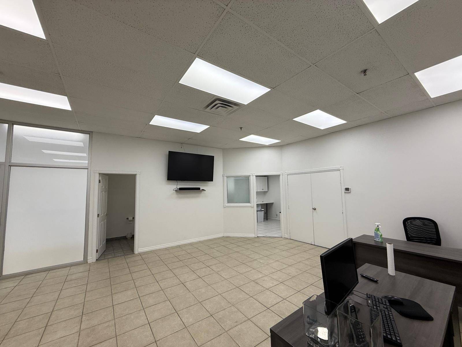 Vaughan, ON L4K 3Y4,259 Edgeley BLVD #10