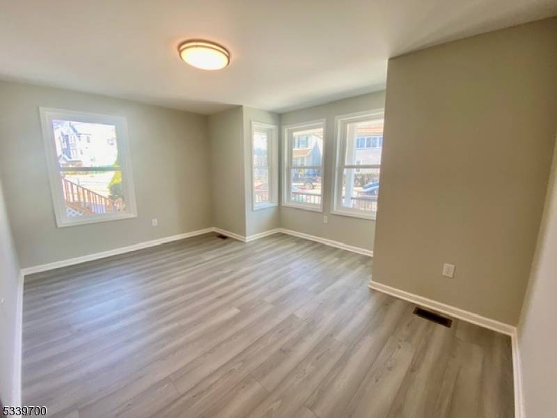 Morristown Town, NJ 07960,18 Sussex Ave