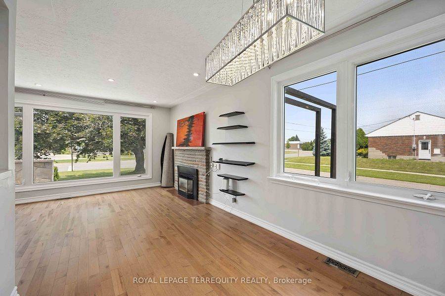 Oshawa, ON L1J 5N9,575 Stevenson RD N