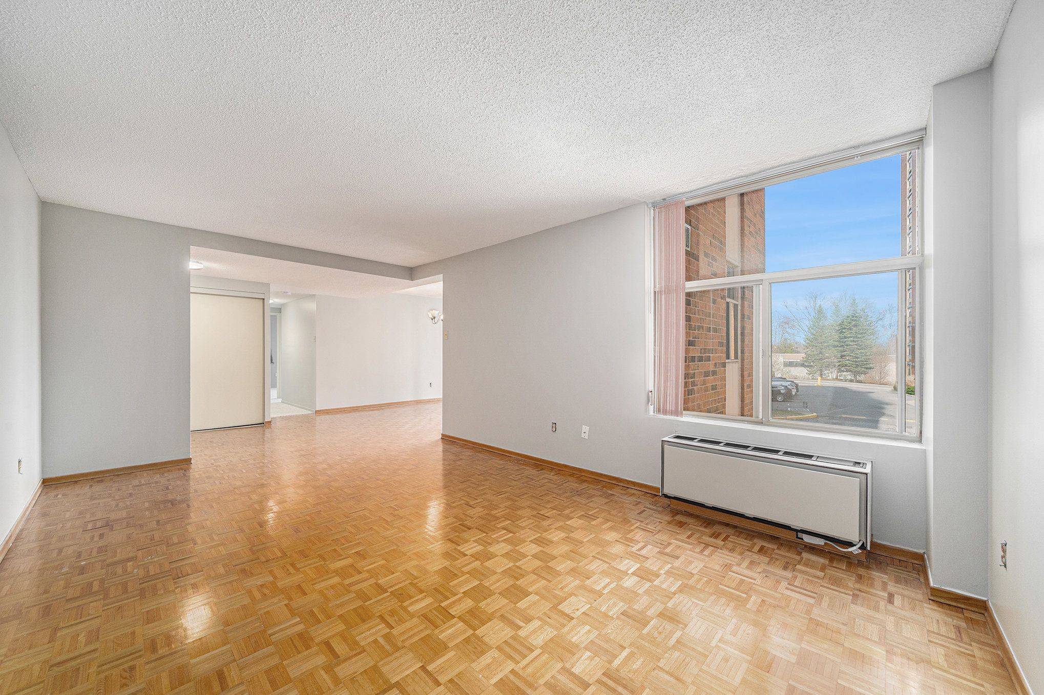 Blossom Park - Airport And Area, ON K1T 2N5,2759 Carousel CRES #203