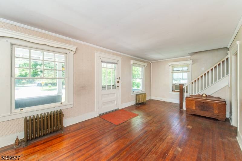 Allendale Boro, NJ 07401,150 W Orchard St