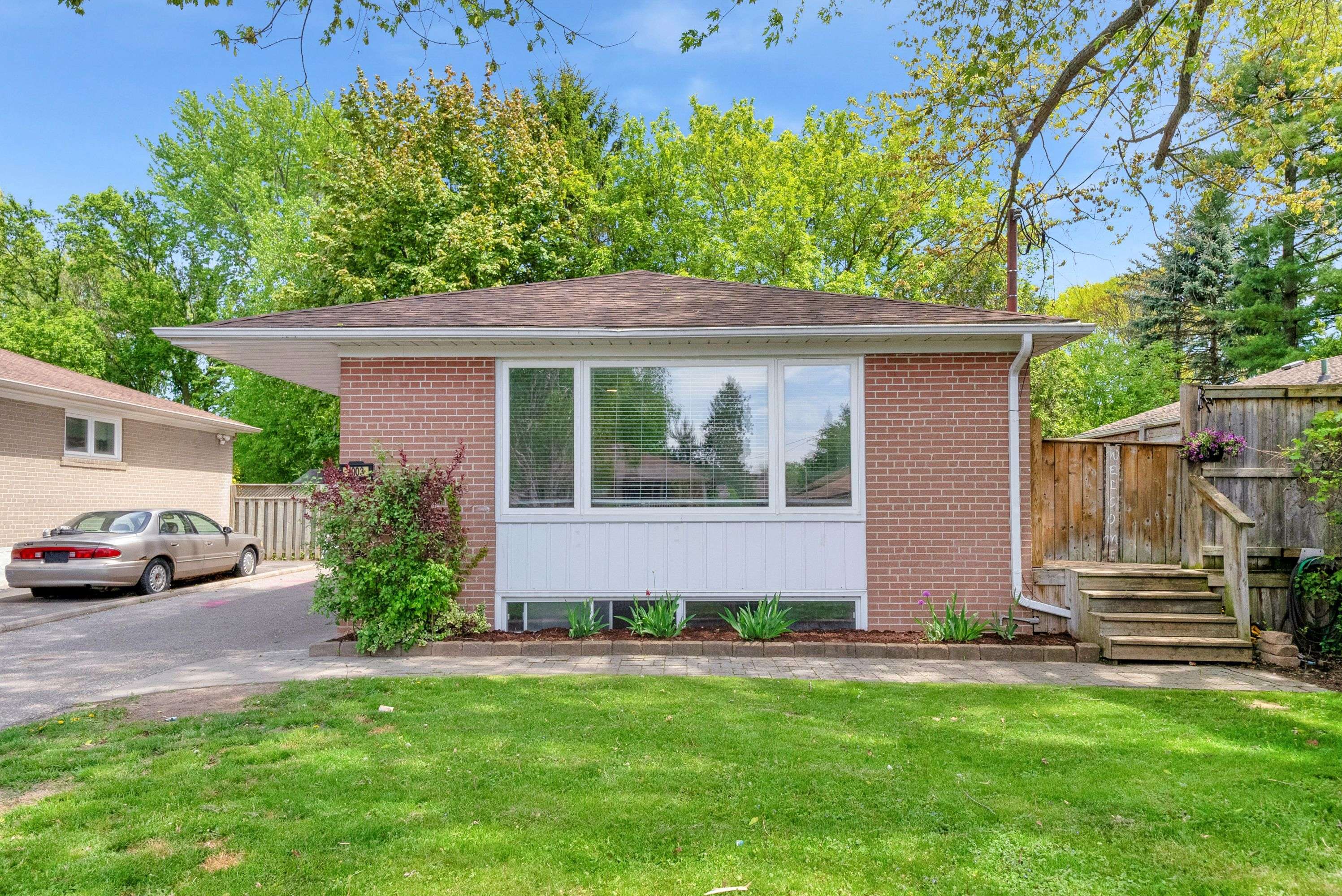 Whitby, ON L1N 4V4,1003 Centre ST N