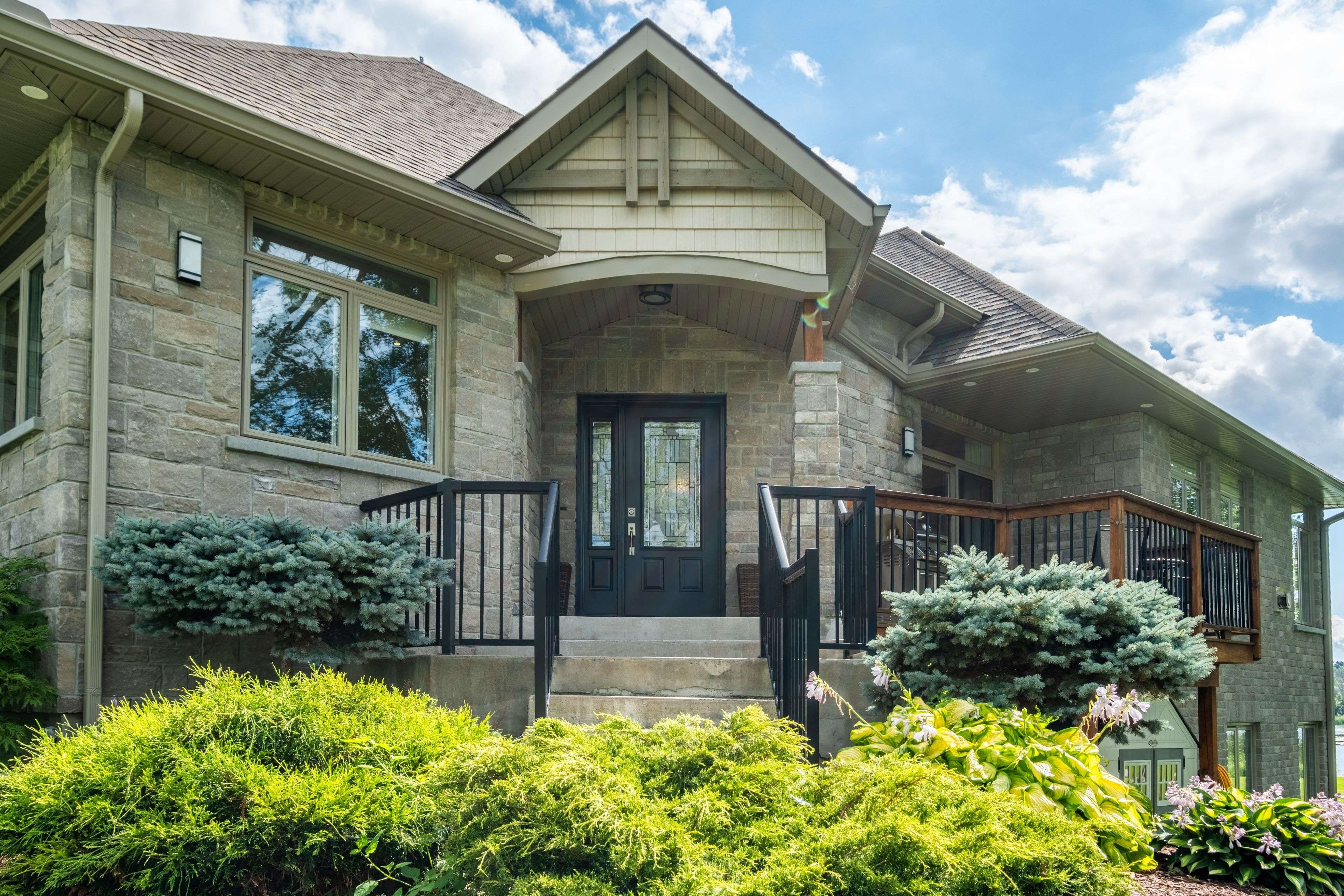 Greater Napanee, ON K7R 2C1,474 DUNDAS ST