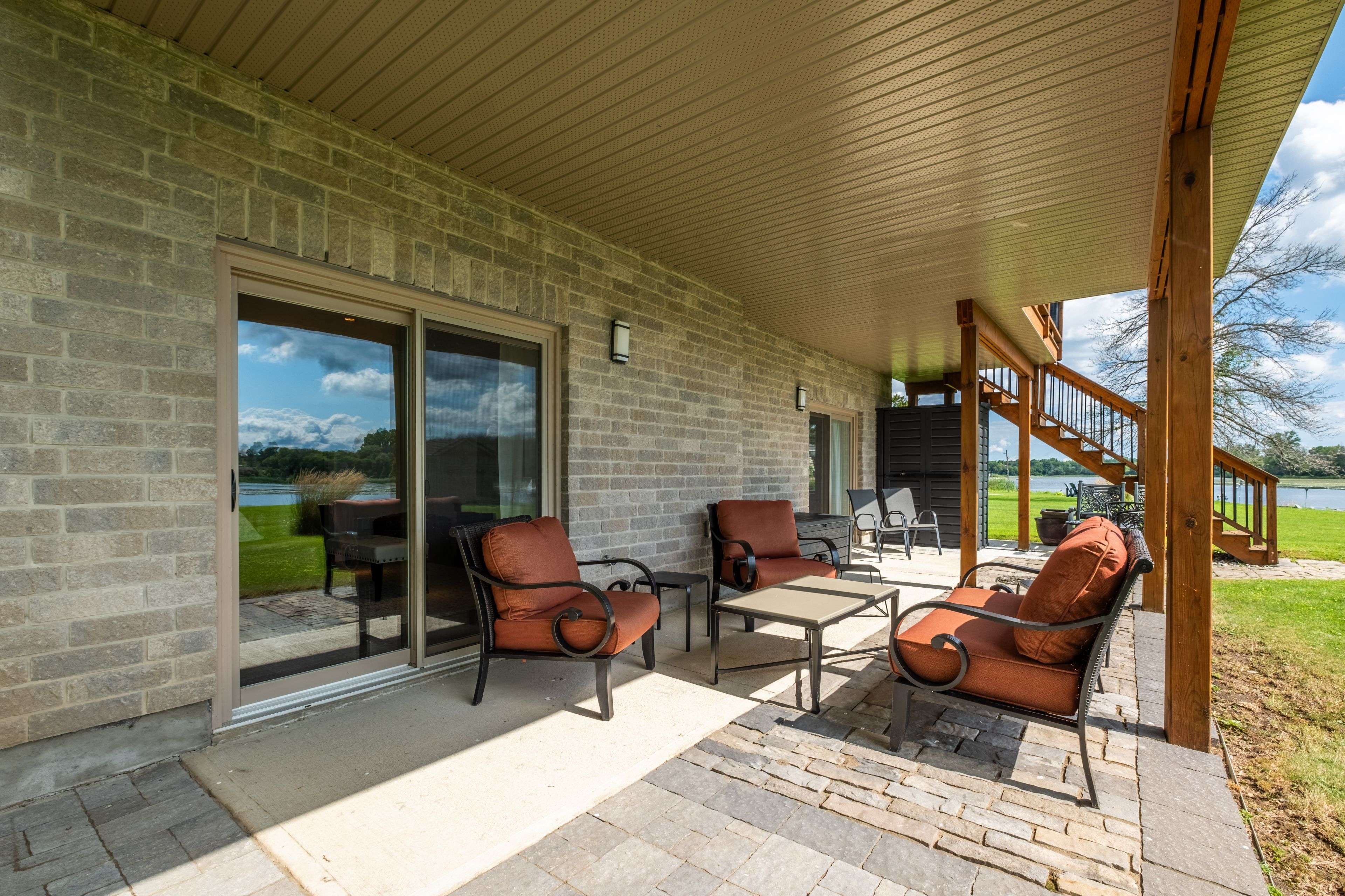 Greater Napanee, ON K7R 2C1,474 DUNDAS ST