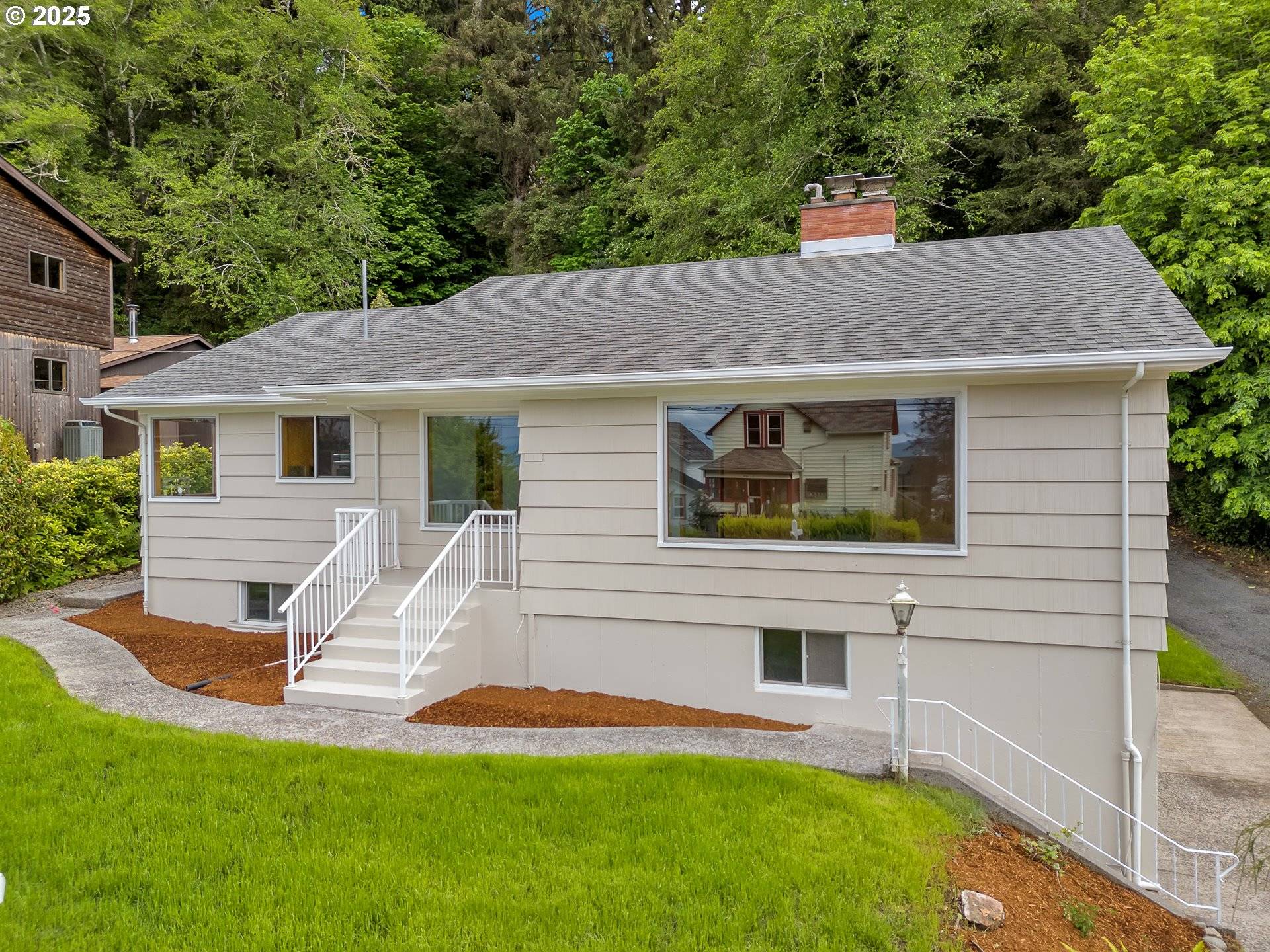Astoria, OR 97103,4915 LEIF ERIKSON DR