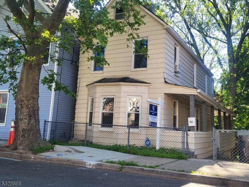 Newark City, NJ 07106,82 Palm St