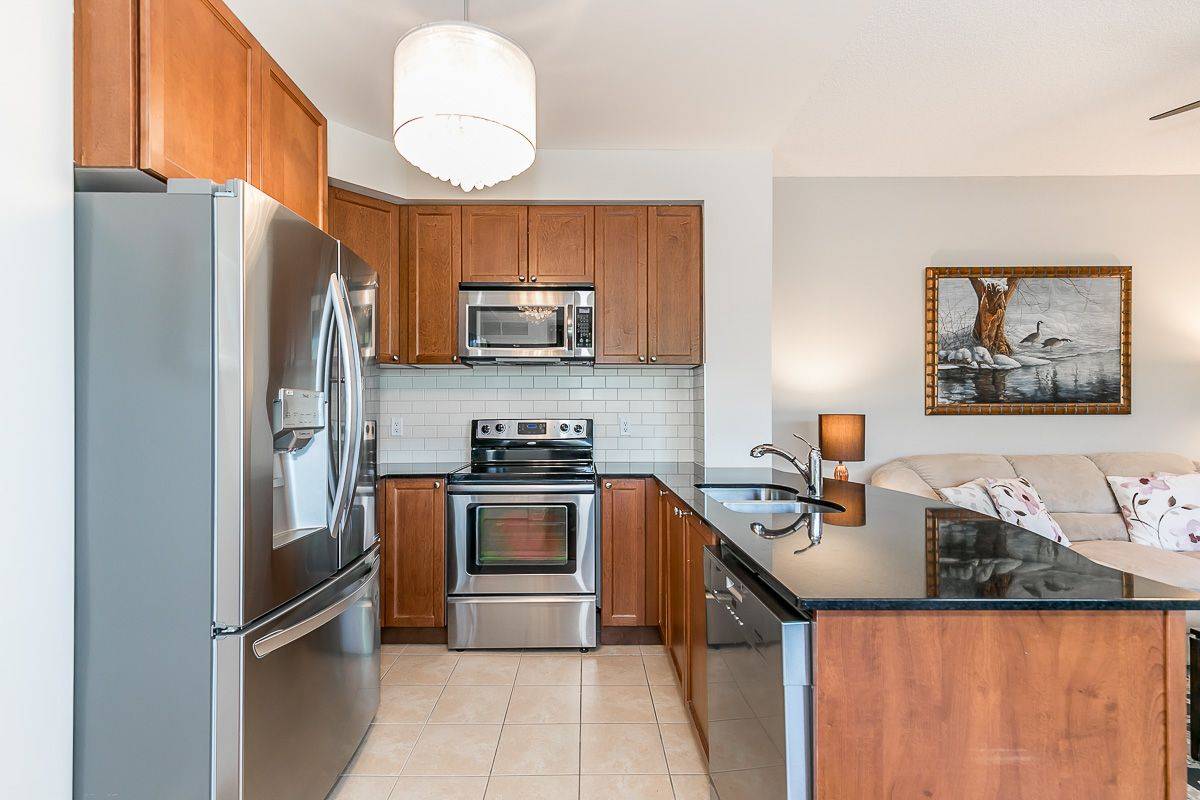 Midland, ON L4R 5P2,699 Aberdeen BLVD W #407
