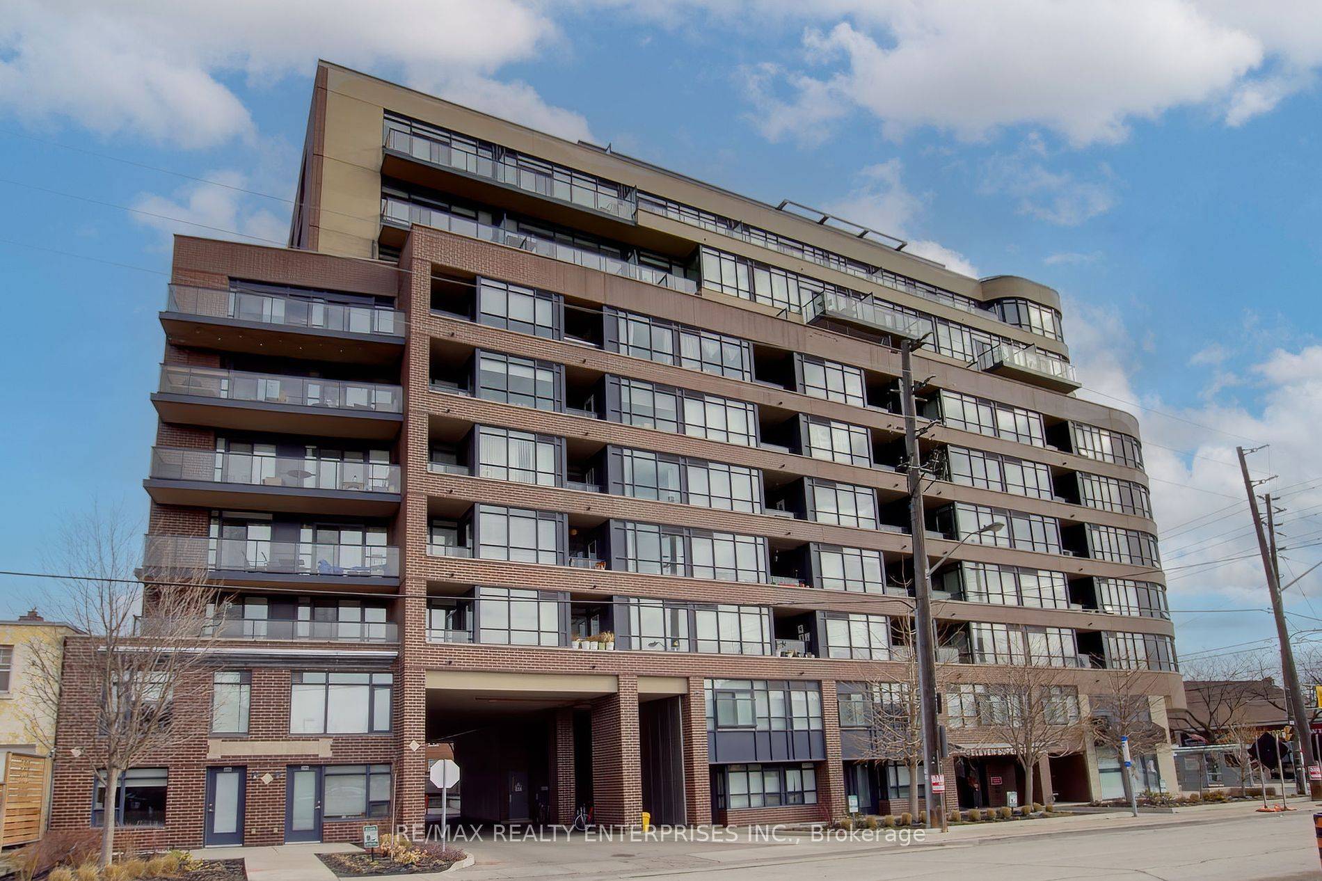 Toronto W06, ON M8V 0A7,11 Superior AVE #812