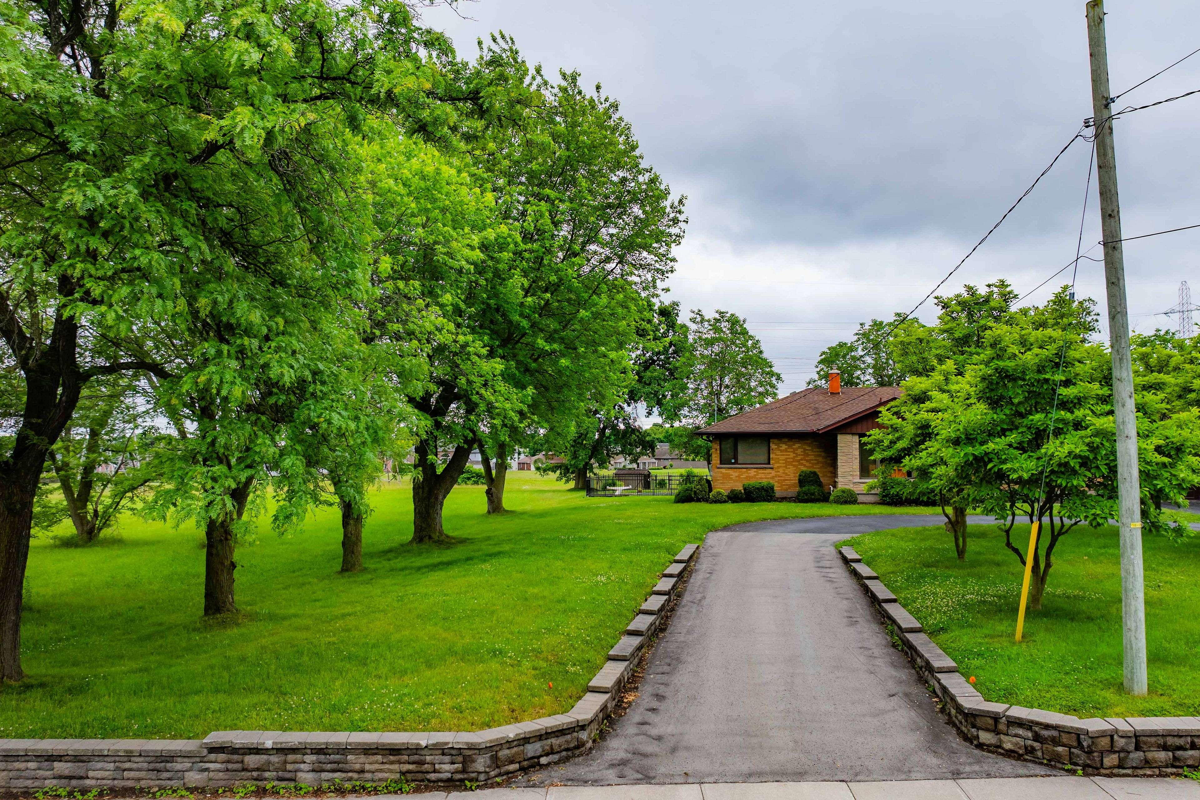 Niagara Falls, ON L2E 6S4,6378 Mountain RD