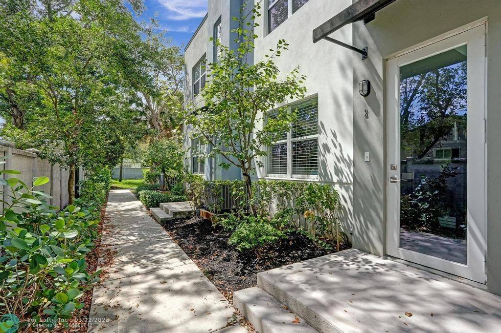 Oakland Park, FL 33334,480 NE 35th Ct  #2