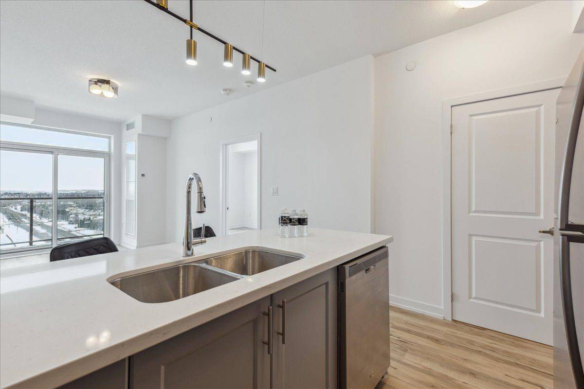 Hamilton, ON L8B 1Z2,450 Dundas ST E #1001