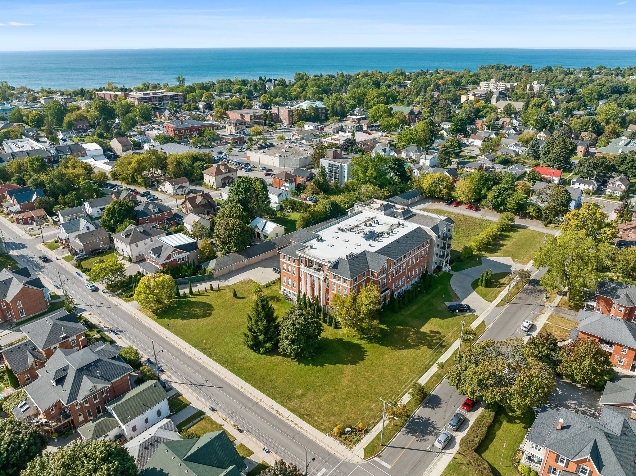 Cobourg, ON K9A 3L9,323 George ST #206