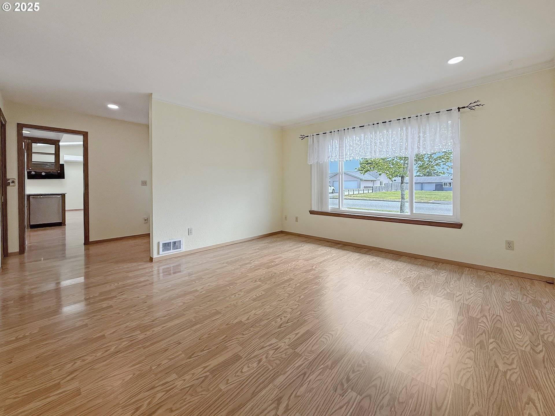 Brookings, OR 97415,550 VELOPA CT