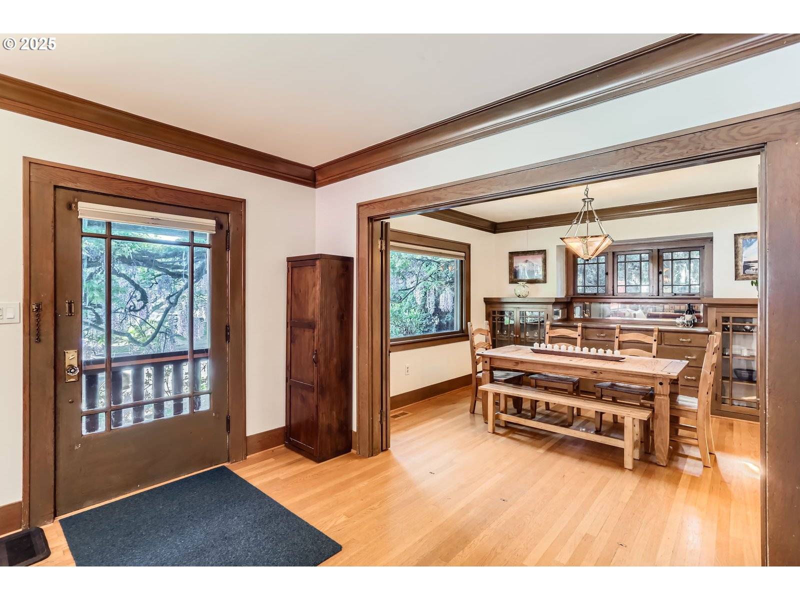 Portland, OR 97202,933 SE MILLER ST